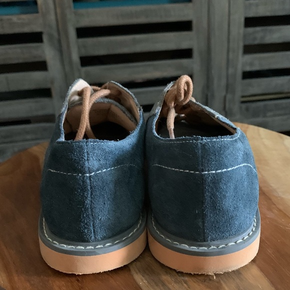 Boys Cole Haan Dress Shoes size 4. - Picture 2 of 6